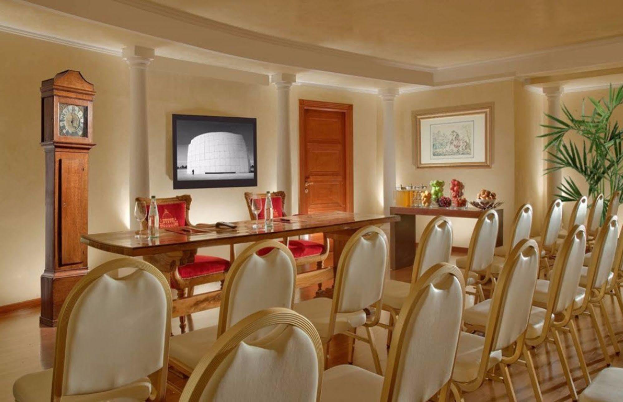 Bio Hotel Raphael - Relais & Chateaux Rome Bagian luar foto